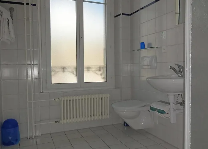 & Backpacker Hostel *